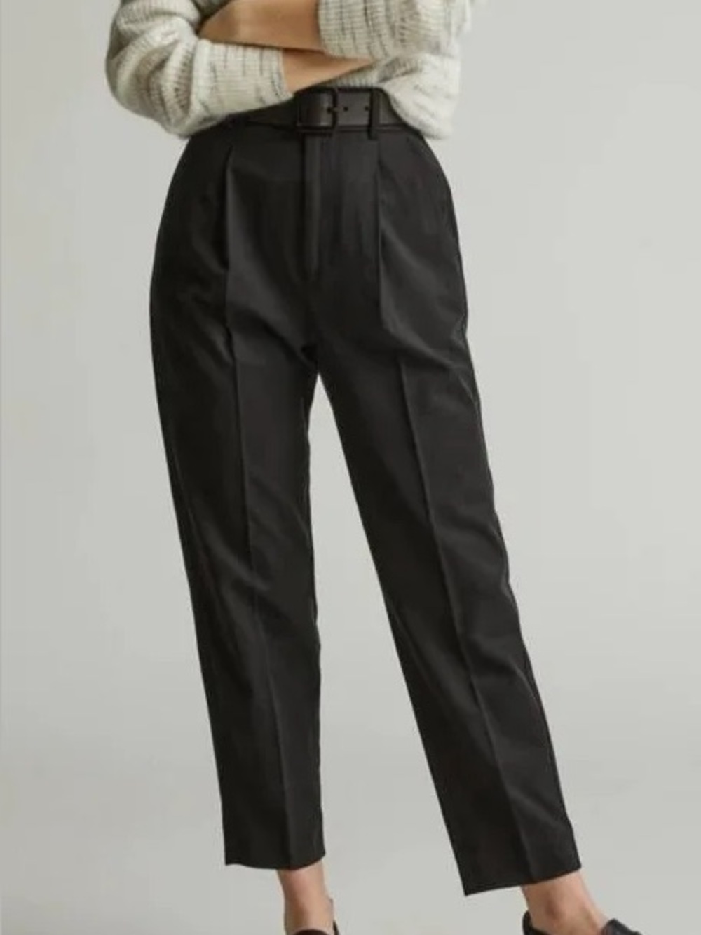 Everlane The Tencel Way-High Taper Pant (size 16, Black, NWT)